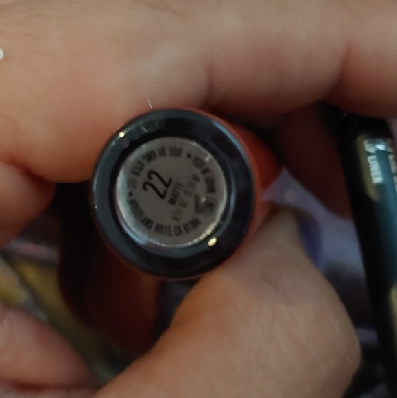 Kylie Cosmetics Matte Lip Kit 22 - Picture 2 of 7